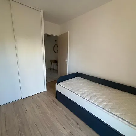 T3 Calme Et Securise Avec Terrasse - Fr-1-239-1141 Англе