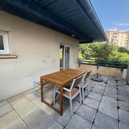 T3 Calme Et Securise Avec Terrasse - Fr-1-239-1141 *